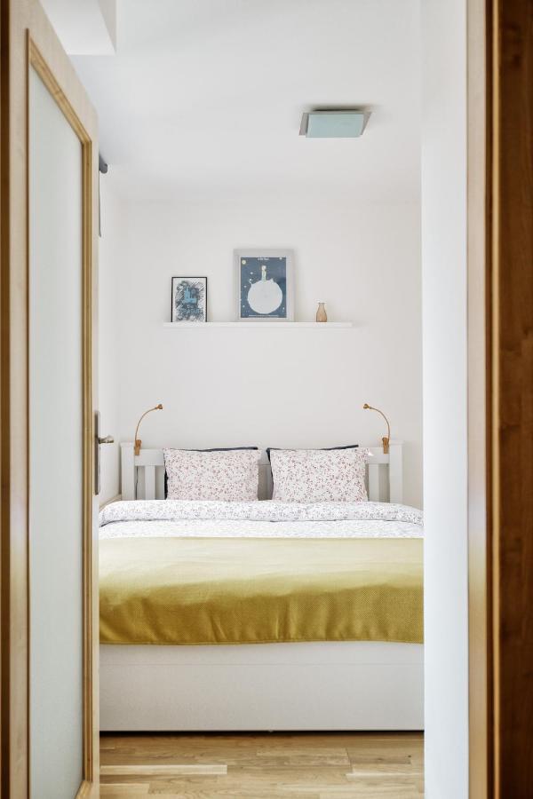 Lil Apartment With Tyn Cathedral View, Parking & Ac Praga Exterior foto